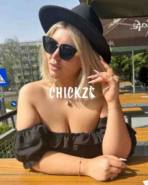 Passionate Call Girls in Kolkata for Private Escort Services