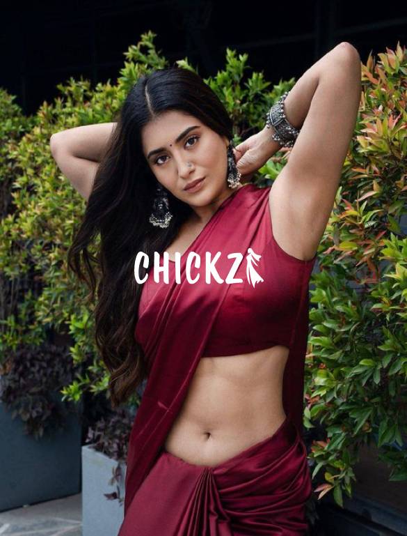 African slim waist with natural boobs Book now